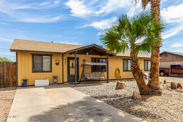 Apache Junction, AZ 85119,657 E QUAIL Avenue