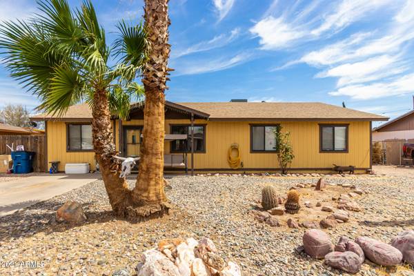 Apache Junction, AZ 85119,657 E QUAIL Avenue