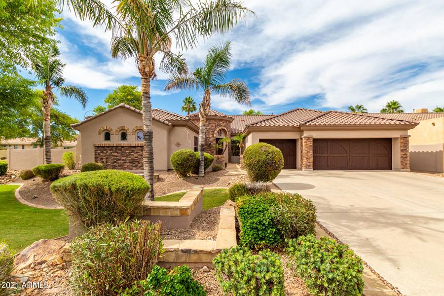 614 E COUNTY DOWN Drive, Chandler, AZ 85249