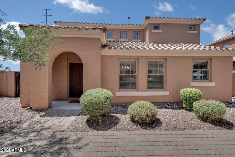 2541 E BART Street, Gilbert, AZ 85295