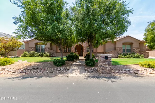 18013 W SAN JUAN Avenue, Litchfield Park, AZ 85340