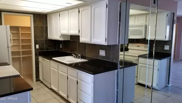 16635 N CAVE CREEK Road #208, Phoenix, AZ 85032