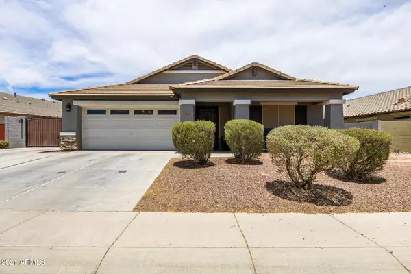 32 W COOPER CANYON Road, San Tan Valley, AZ 85143