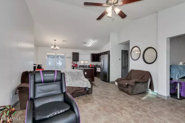 San Tan Valley, AZ 85143,28637 N MOONSTONE Way