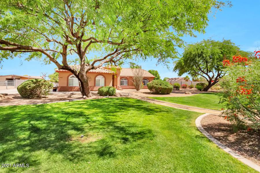 4116 E Triple Crown Drive, San Tan Valley, AZ 85140