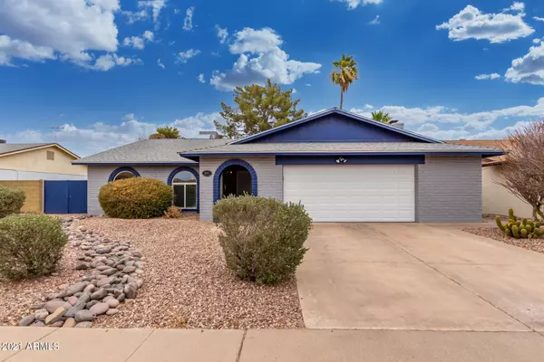 1064 W PORTOBELLO Avenue, Mesa, AZ 85210