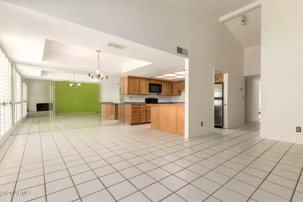 Phoenix, AZ 85021,8301 N 21ST Drive #F203