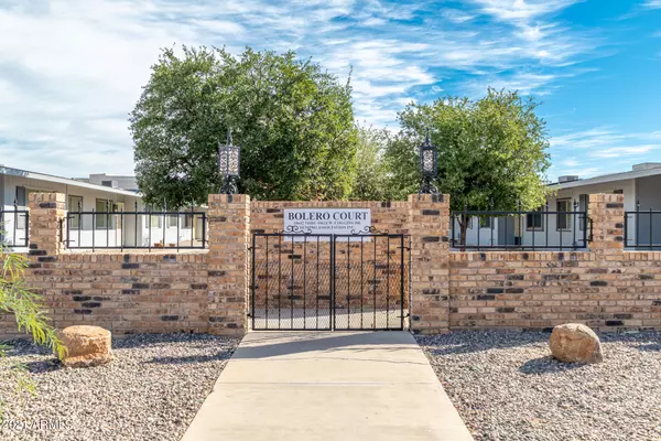 10638 W COGGINS Drive, Sun City, AZ 85351