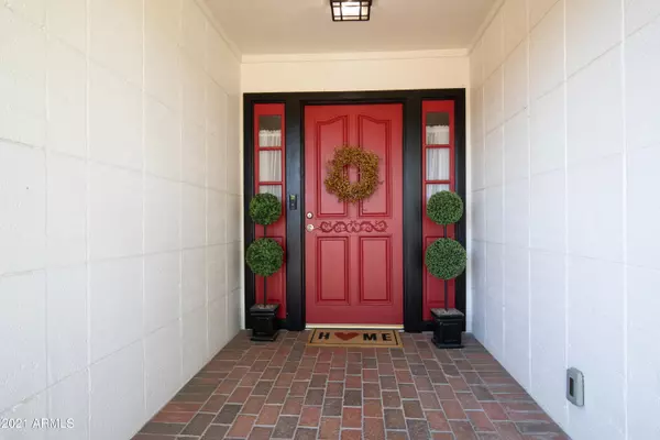 Phoenix, AZ 85023,128 W Moon Valley Drive