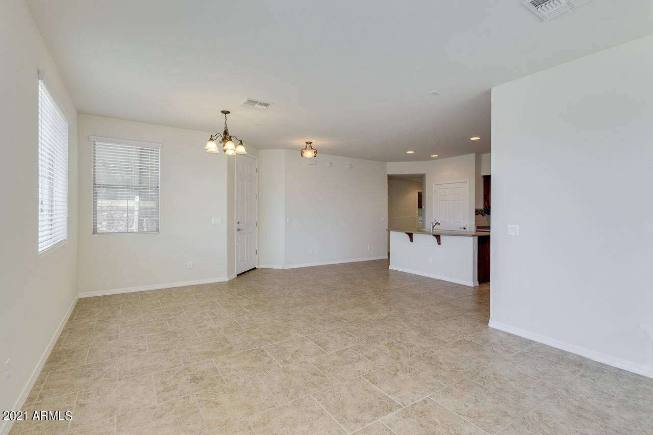 Phoenix, AZ 85085,2124 W HUNTER Court #137