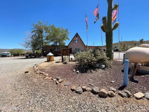 19600 E ST JOSEPHS Road, Black Canyon City, AZ 85324