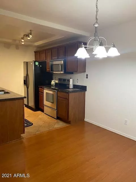 Phoenix, AZ 85021,2121 W ROYAL PALM Road #2074