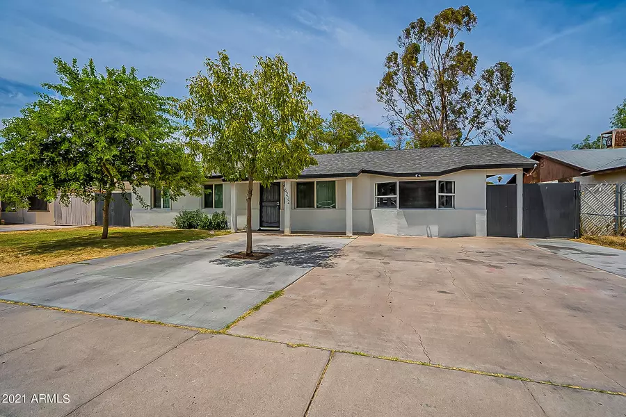 6202 W BERKELEY Road, Phoenix, AZ 85035