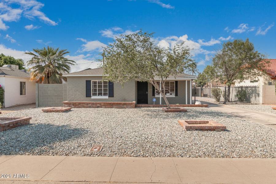 828 W EARLL Drive, Phoenix, AZ 85013