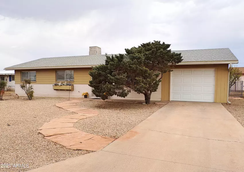 18 W JAMES Place, Sierra Vista, AZ 85635