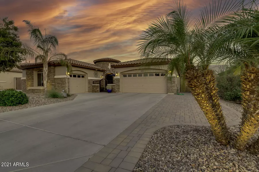 10853 E REMBRANDT Avenue, Mesa, AZ 85212