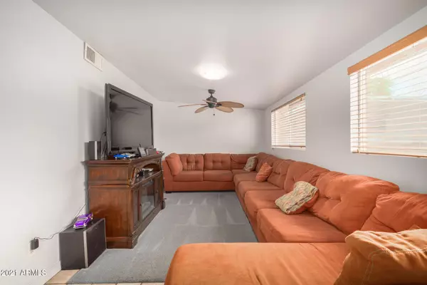 Phoenix, AZ 85008,3238 E CYPRESS Street
