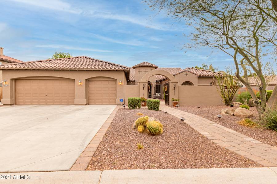 9755 W RUNNING DEER Trail, Peoria, AZ 85383