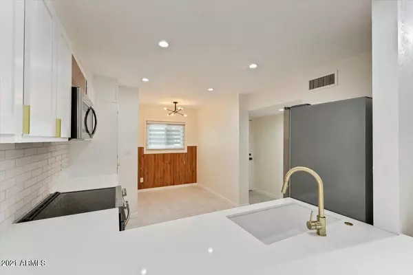 Phoenix, AZ 85008,2616 E EDGEMONT Avenue