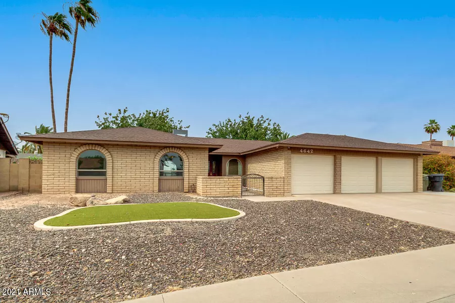 4642 W AUGUSTA Avenue, Glendale, AZ 85301