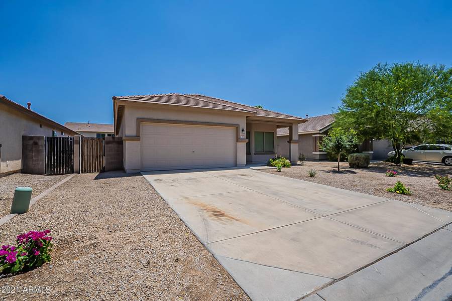 735 E MADDISON Street, San Tan Valley, AZ 85140