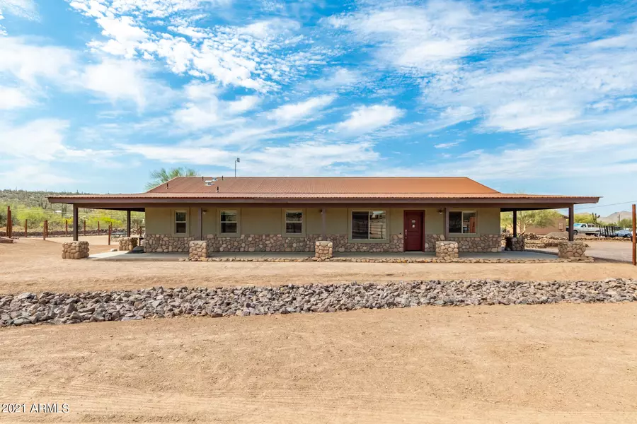 117 W County Road, New River, AZ 85087