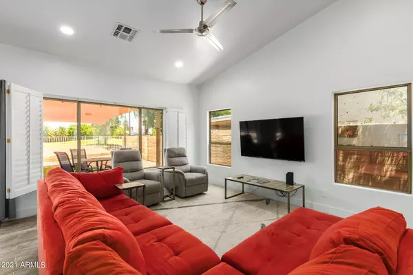 Gilbert, AZ 85296,1070 S Butte Lane