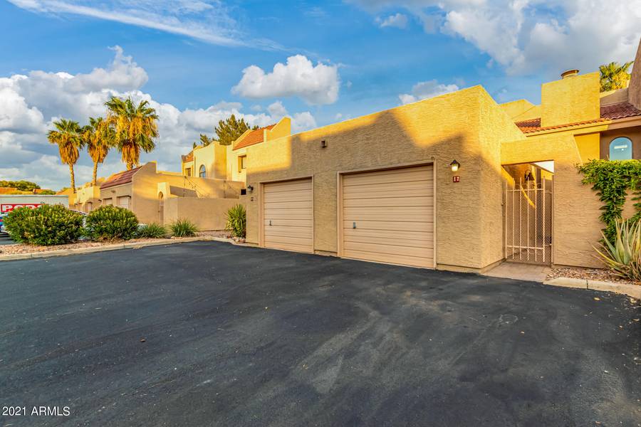 2524 S EL PARADISO -- #17, Mesa, AZ 85202