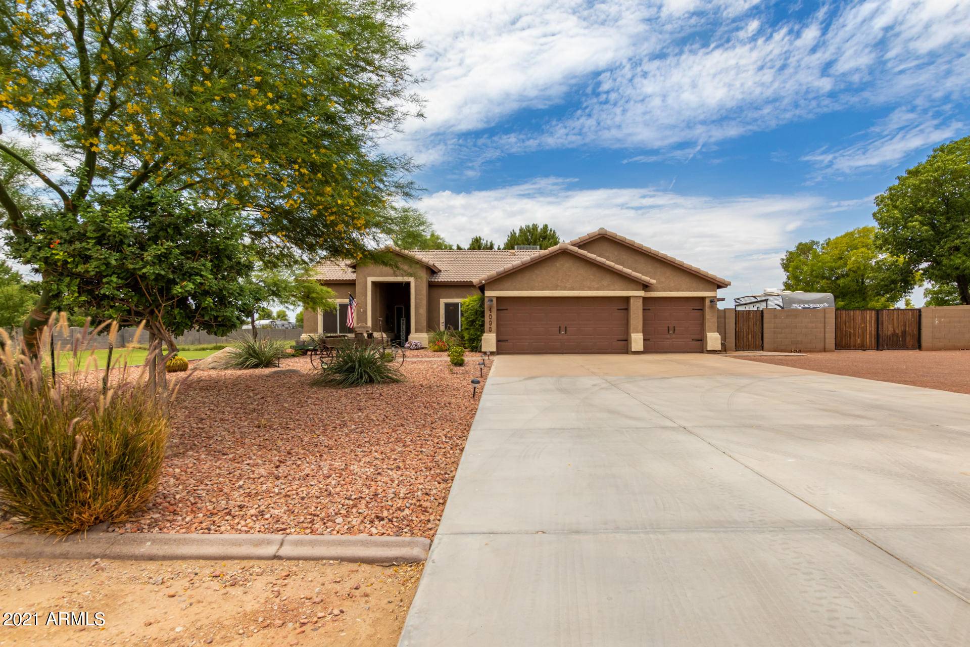 4098 S EMERALD Drive, Buckeye, AZ 85326