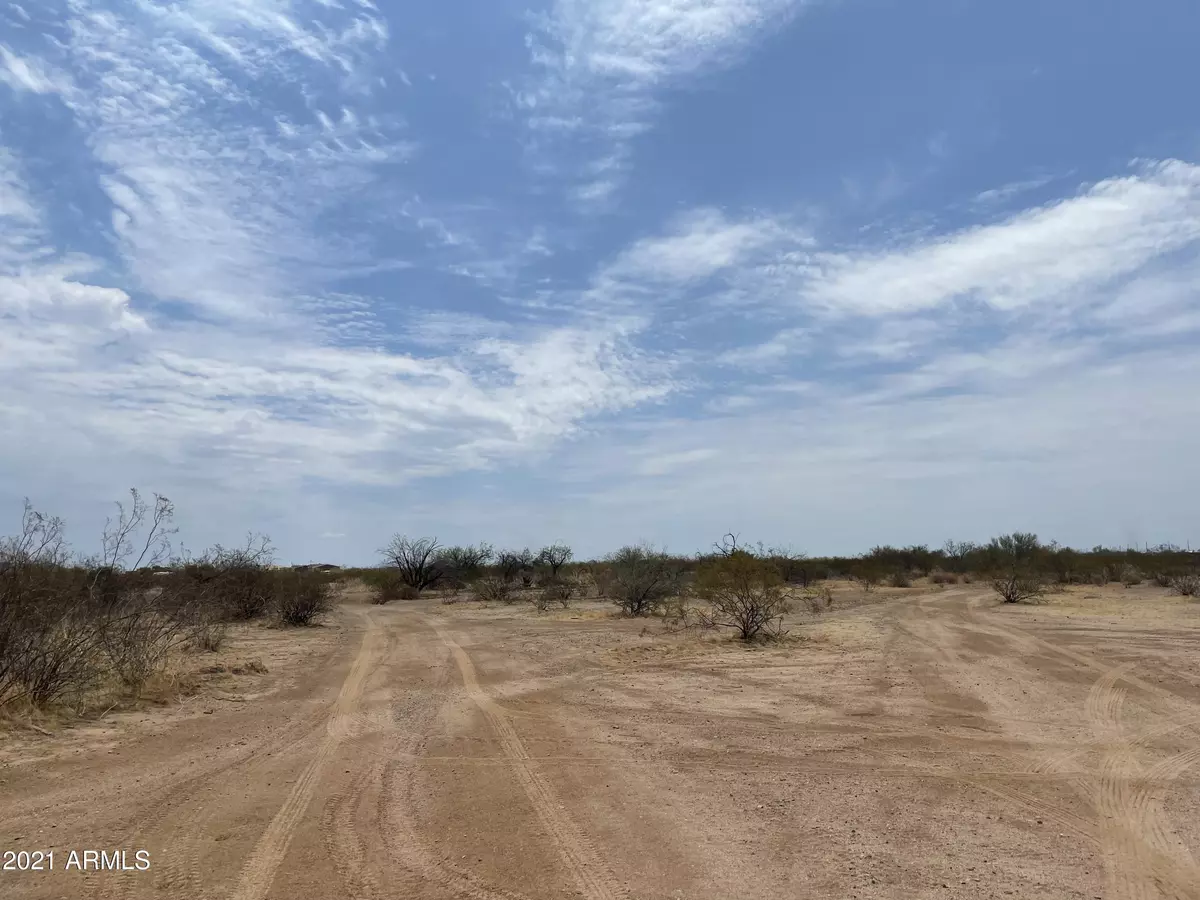 Wittmann, AZ 85361,214 W SLEEPY RANCH Road #-