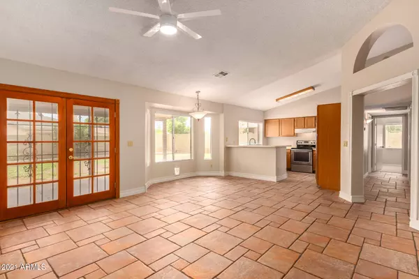 Glendale, AZ 85303,7695 W San Juan Avenue