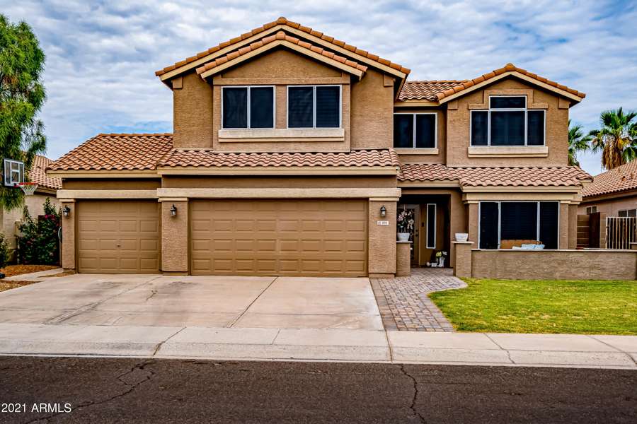 890 S MEADOWS Drive, Chandler, AZ 85224