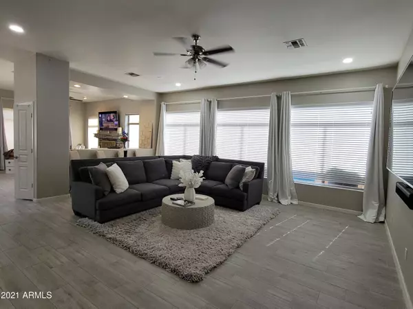 3907 E Carson Road, Phoenix, AZ 85042