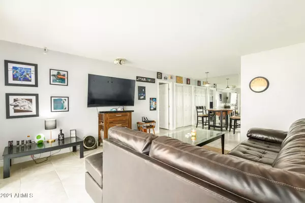 Phoenix, AZ 85032,16635 N CAVE CREEK Road #135