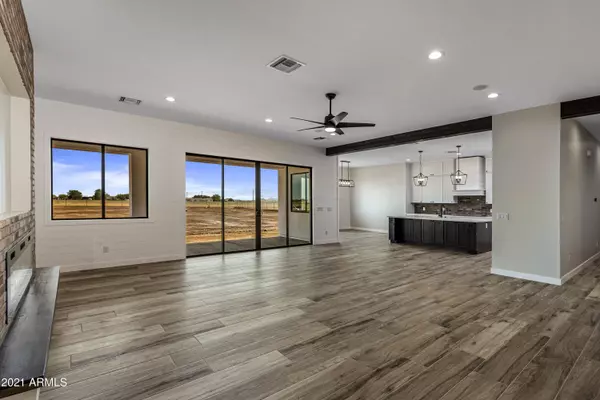 San Tan Valley, AZ 85140,35141 N Cornhusk Lane