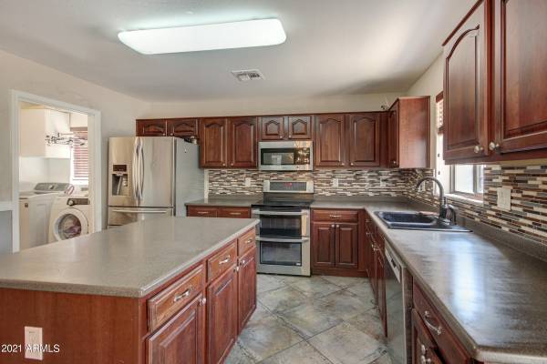 San Tan Valley, AZ 85143,1210 W DESERT BASIN Drive