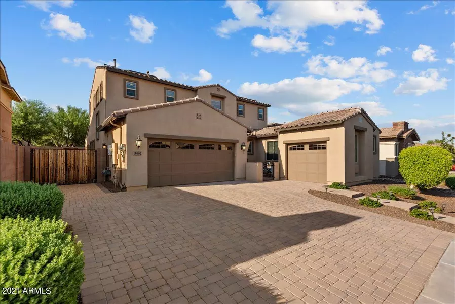 15992 W DESERT HILLS Drive, Surprise, AZ 85379