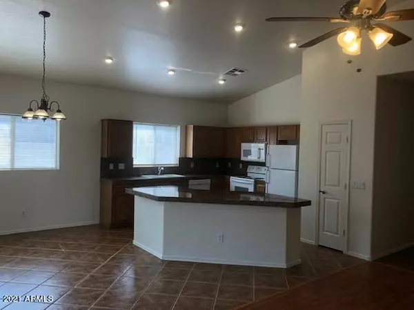 Tolleson, AZ 85353,9218 W ILLINI Street