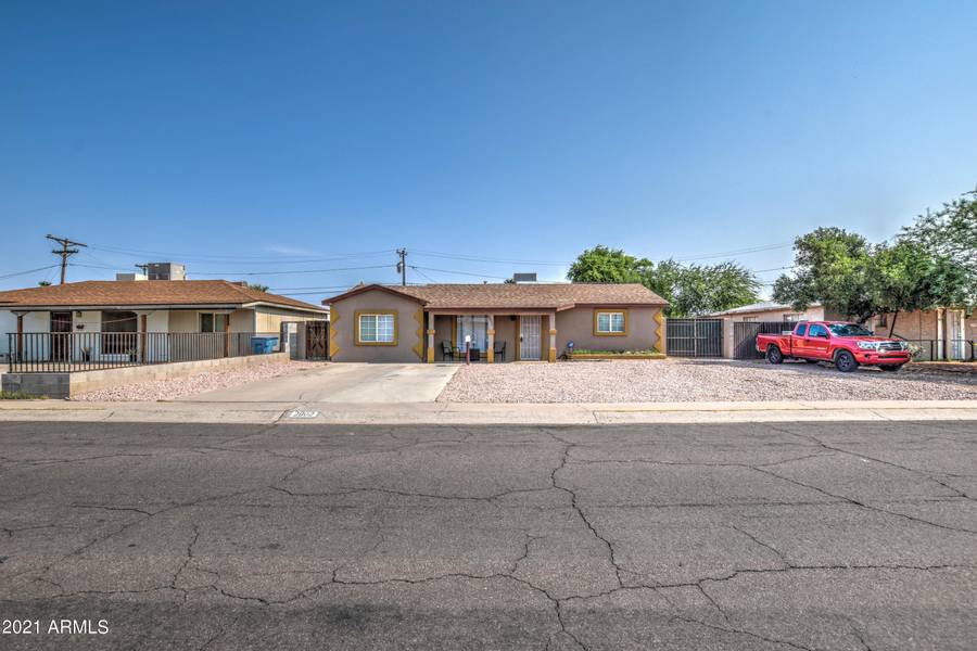 2802 W TURNEY Avenue, Phoenix, AZ 85017