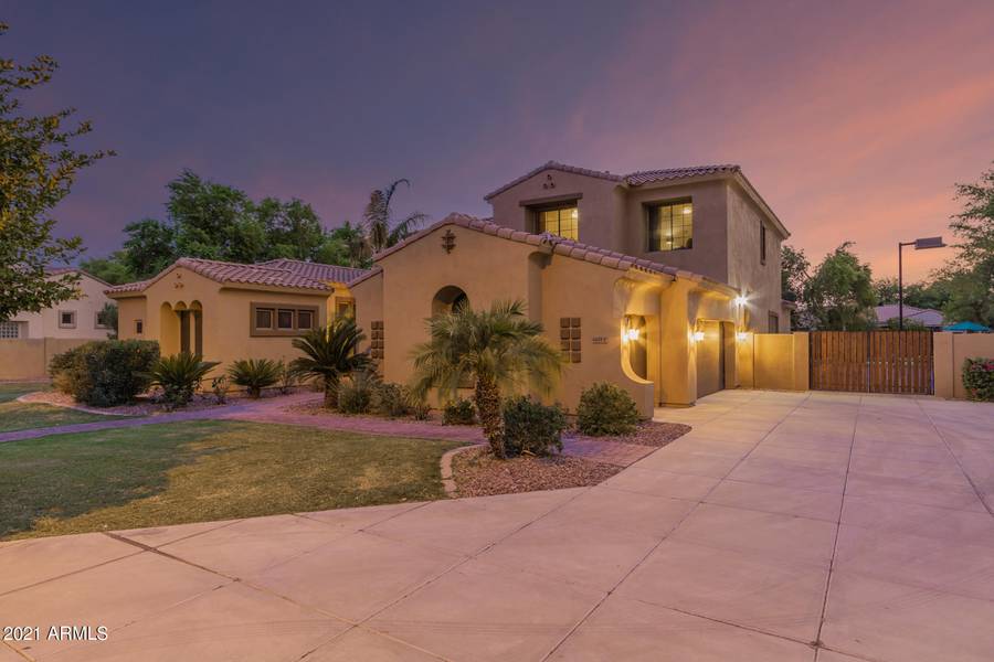 6428 S MAGIC Court, Gilbert, AZ 85298