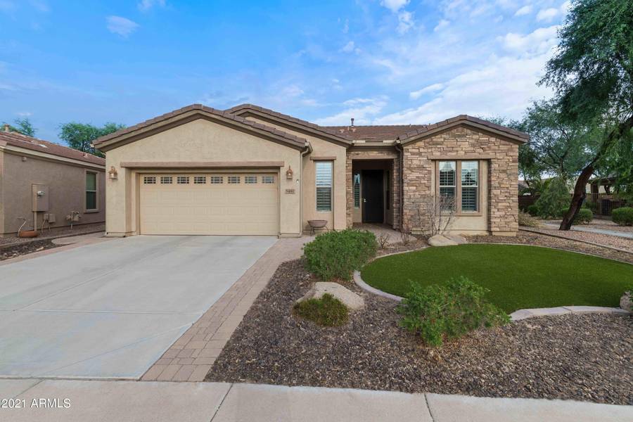 5487 S ALMOND Drive, Gilbert, AZ 85298