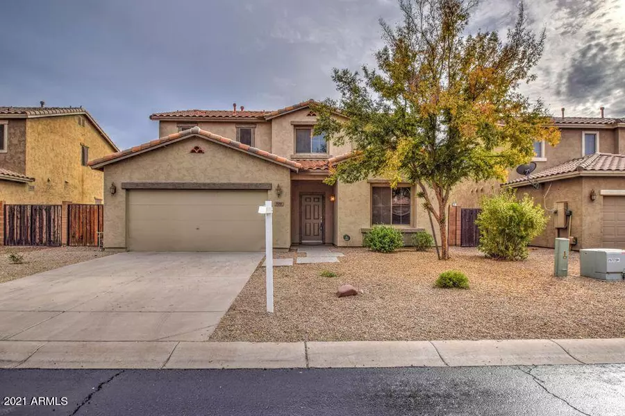 539 E HAROLD Drive, San Tan Valley, AZ 85140