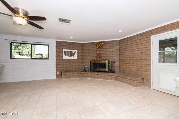 Chandler, AZ 85225,225 E CAMPBELL Road