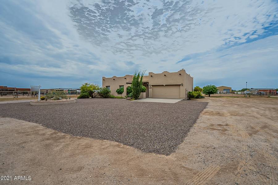 28110 N HOLLY Road, San Tan Valley, AZ 85143