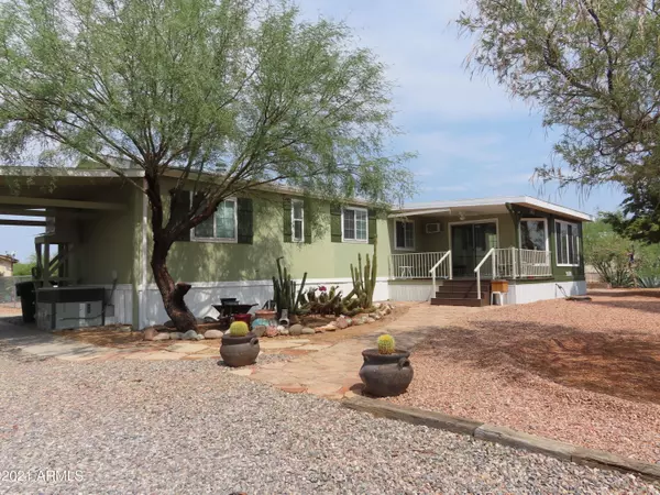 30560 S MEANDERING Lane #142, Congress, AZ 85332