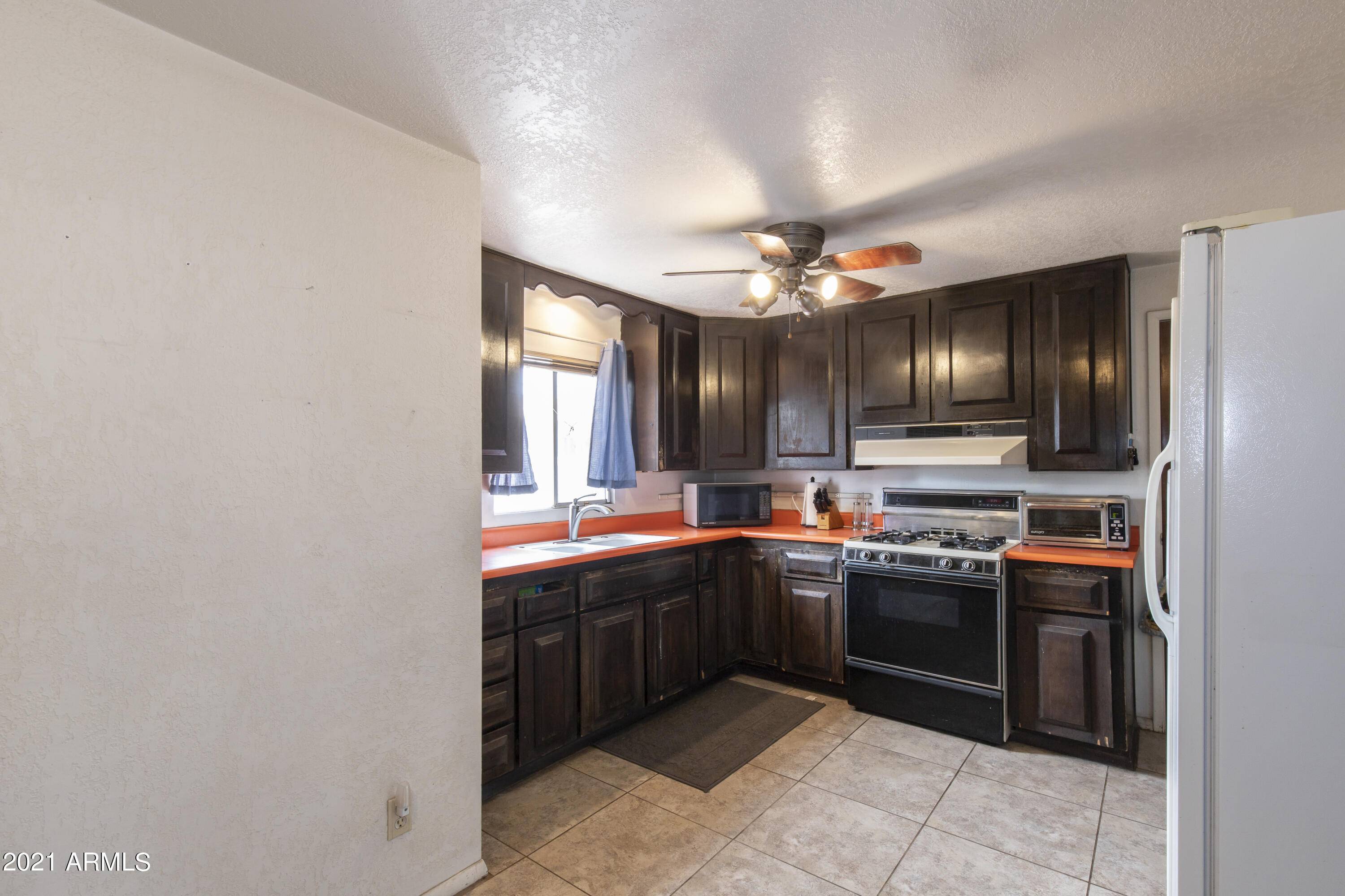 Phoenix, AZ 85009,3021 W MADISON Street