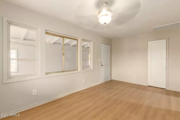 Phoenix, AZ 85020,9707 N 12TH Street