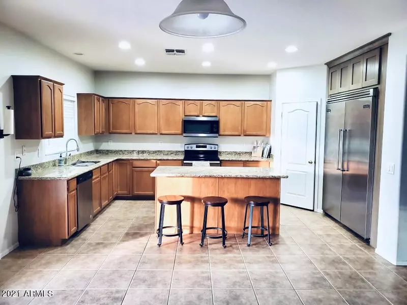 654 E MEGAN Drive, San Tan Valley, AZ 85140