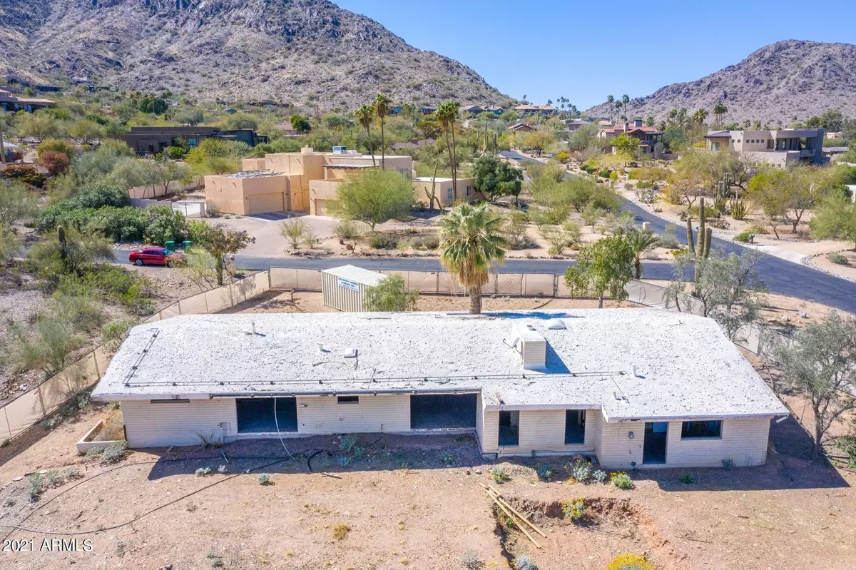 Paradise Valley, AZ 85253,8335 N LILLIAN Lane