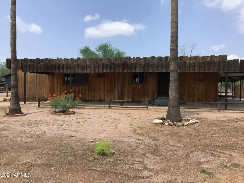 1036 W TEPEE Street, Apache Junction, AZ 85120